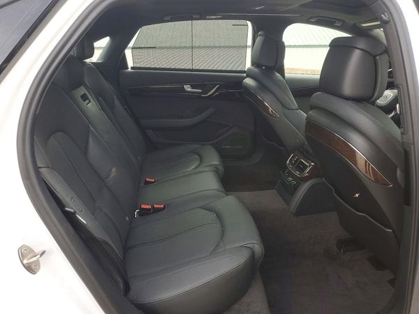 2016 AUDI A8