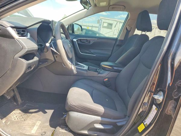 2021 TOYOTA RAV 4 LE