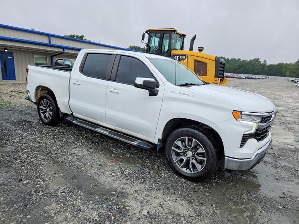 2023 CHEVROLET SILVERADO LT — Passenger 3/4