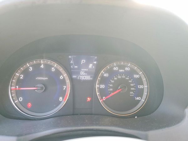 2012 HYUNDAI ACCENT