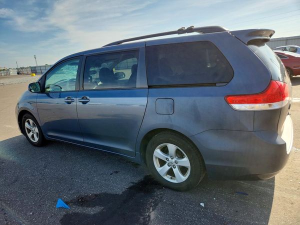 2014 TOYOTA SIENNA