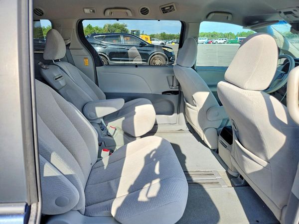 2014 TOYOTA SIENNA