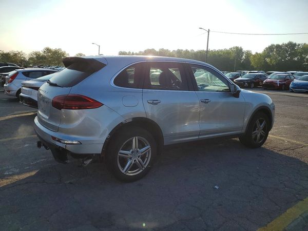 2016 PORSCHE CAYENNE