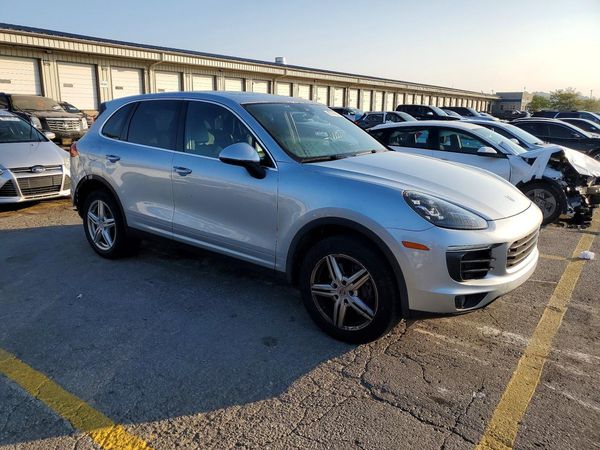 2016 PORSCHE CAYENNE