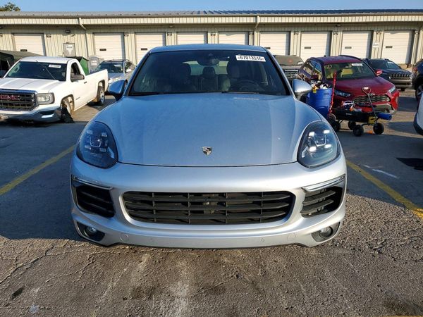 2016 PORSCHE CAYENNE