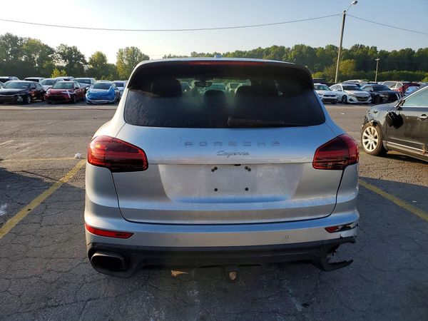 2016 PORSCHE CAYENNE