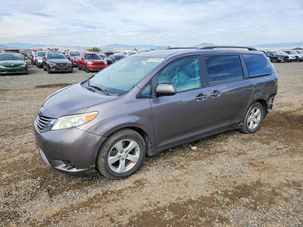 2016 TOYOTA SIENNA