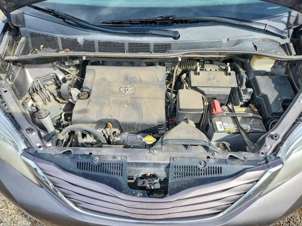 2016 TOYOTA SIENNA