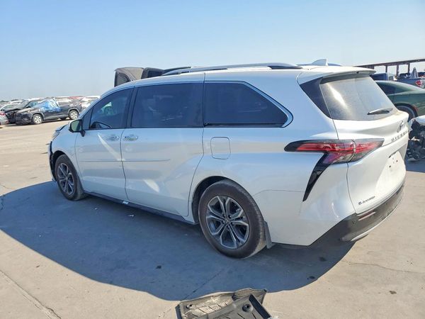 2026 TOYOTA SIENNA