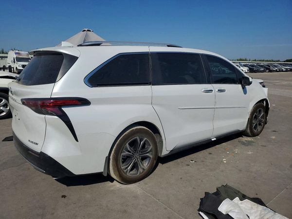 2026 TOYOTA SIENNA