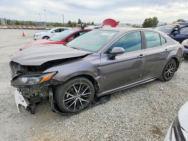 2024 TOYOTA CAMRY
