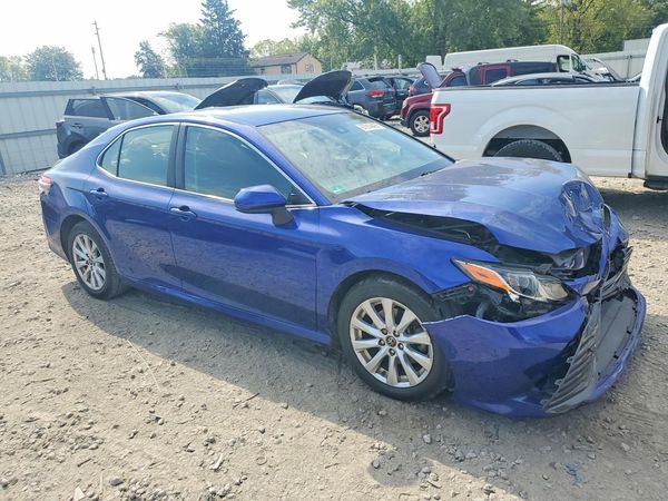 2018 TOYOTA CAMRY