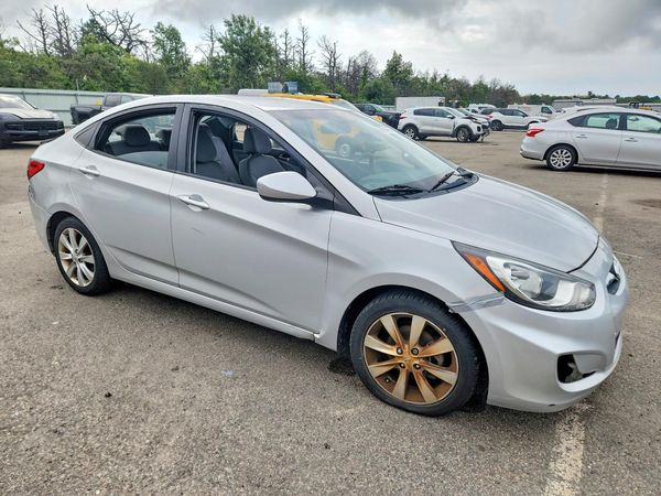2013 HYUNDAI ACCENT