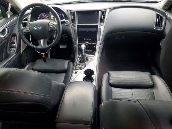 2017 INFINITI Q50