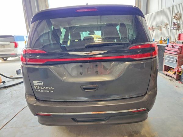 2022 CHRYSLER PACIFICA