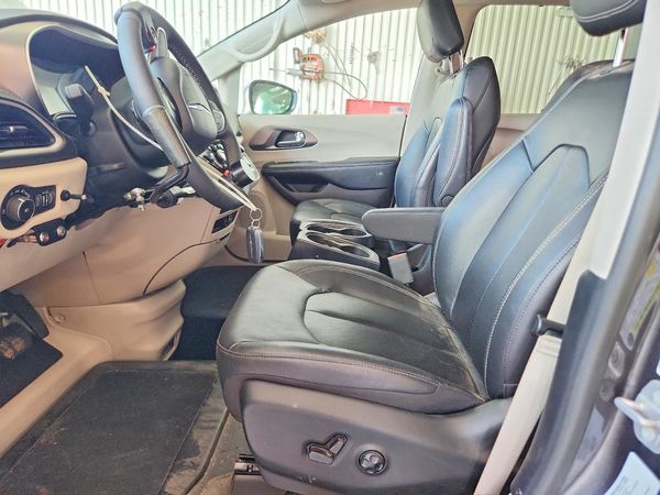 2022 CHRYSLER PACIFICA