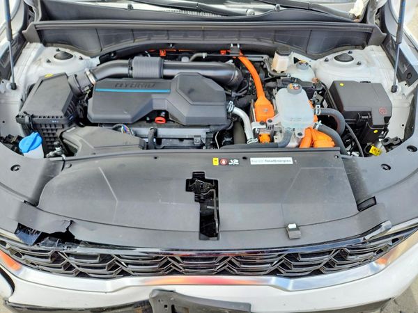 2025 KIA SORENTO EX — Engine bay