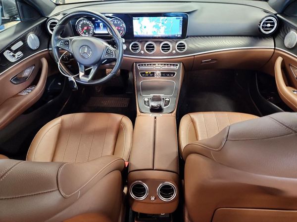 2022 MERCEDES-BENZ E