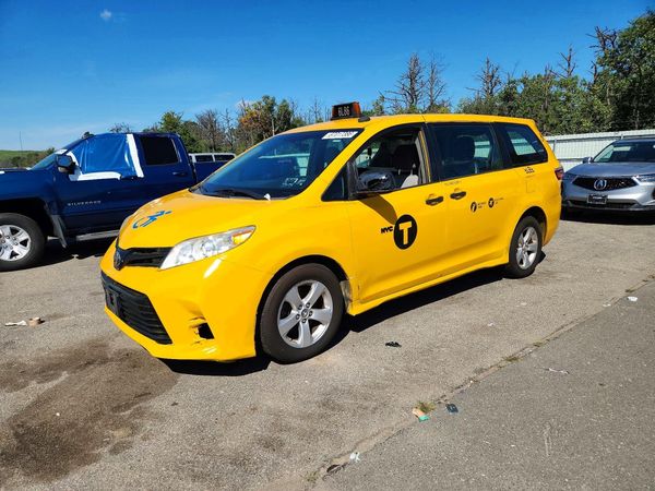 2018 TOYOTA SIENNA L