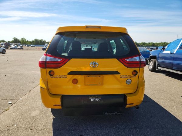2018 TOYOTA SIENNA L