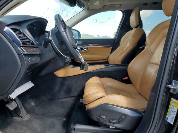 2016 VOLVO XC90