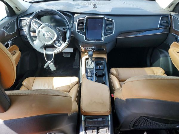 2016 VOLVO XC90