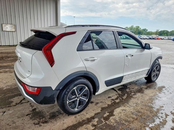 2025 KIA NIRO