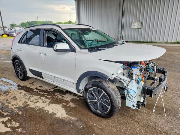 2025 KIA NIRO