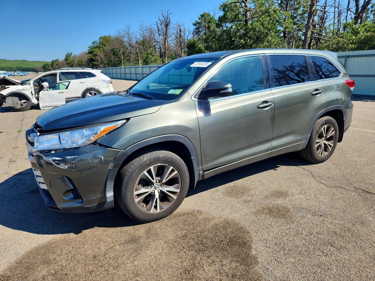 2017 TOYOTA HIGHLANDER LE/LE Plus
