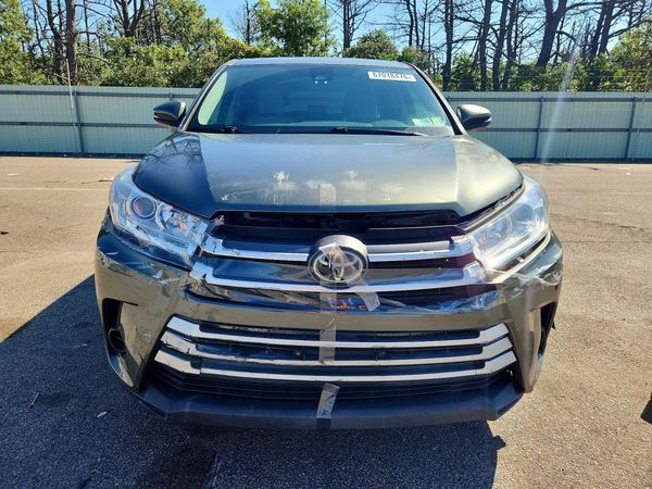 2017 TOYOTA HIGHLANDER LE/LE Plus