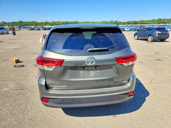 2017 TOYOTA HIGHLANDER LE/LE Plus