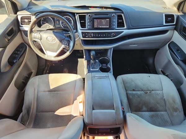 2017 TOYOTA HIGHLANDER LE/LE Plus