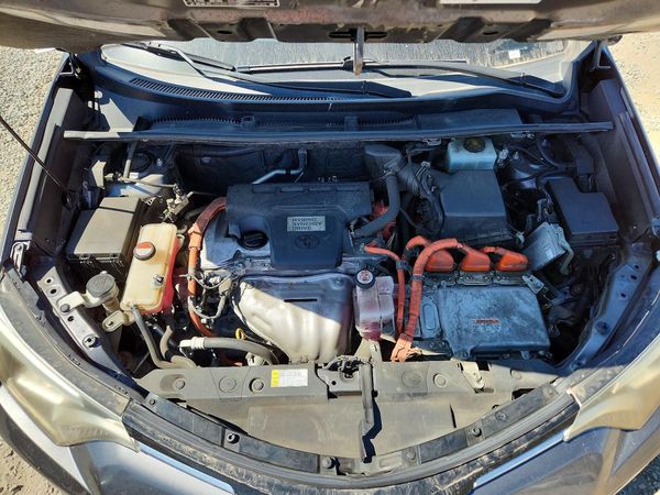 2016 TOYOTA RAV4 Limited (G Grade) — Engine bay