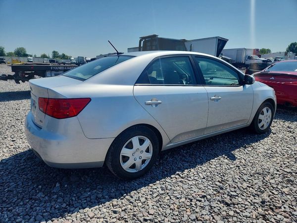 2013 KIA FORTE
