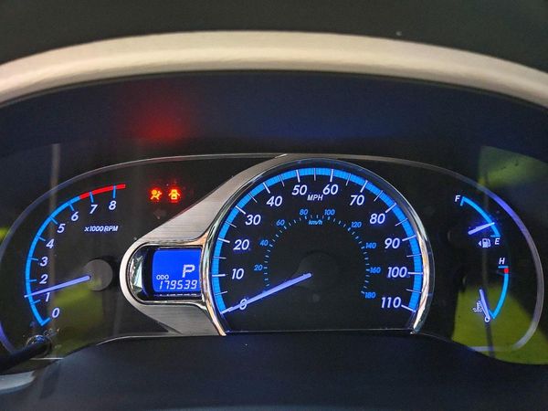 2014 TOYOTA SIENNA