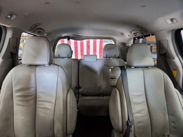 2014 TOYOTA SIENNA