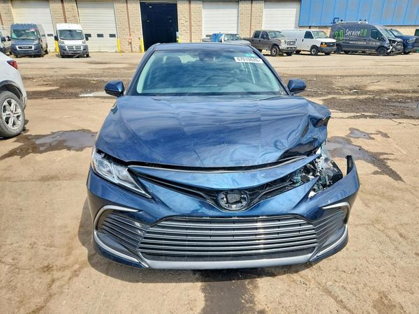 2021 TOYOTA CAMRY