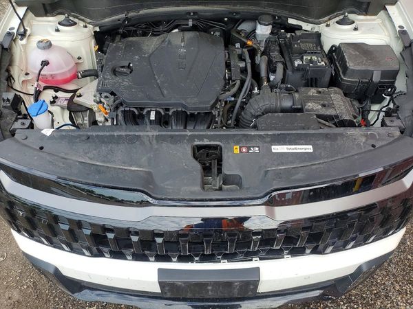 2026 KIA SPORTAGE LX — Engine bay