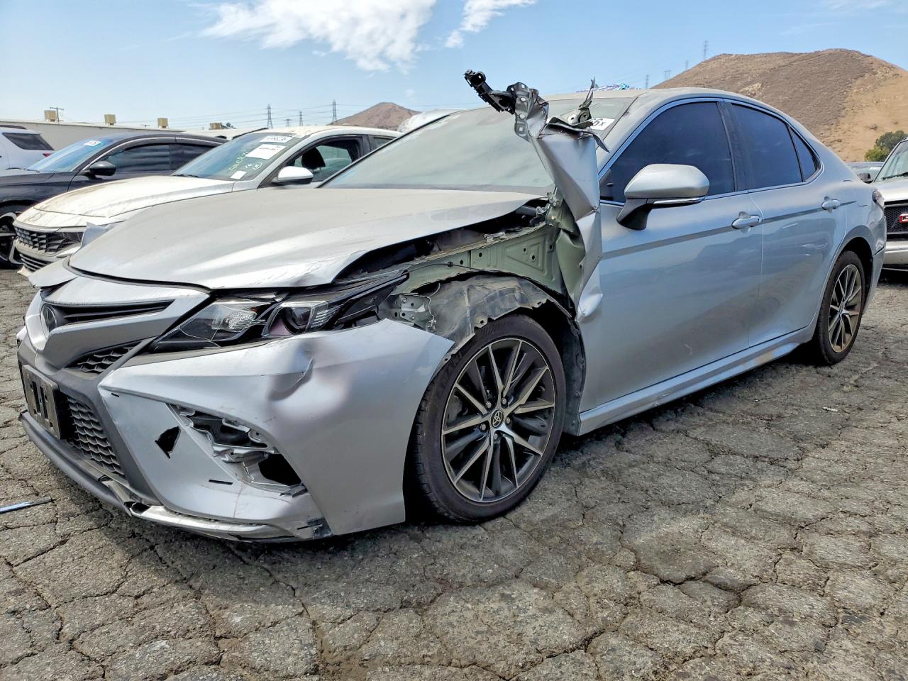 2024 TOYOTA CAMRY
