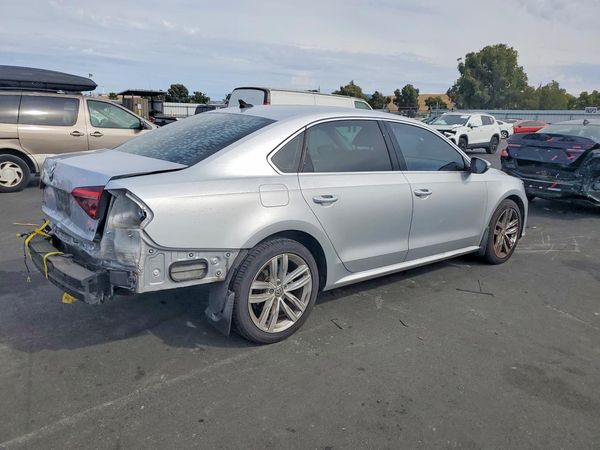 2018 VOLKSWAGEN PASSAT SE, SE w/ Technology
