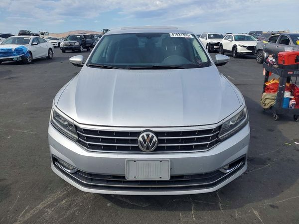 2018 VOLKSWAGEN PASSAT SE, SE w/ Technology