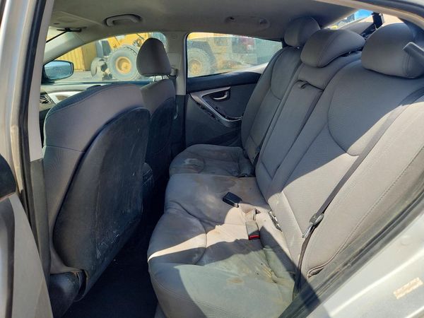 2012 HYUNDAI ELANTRA