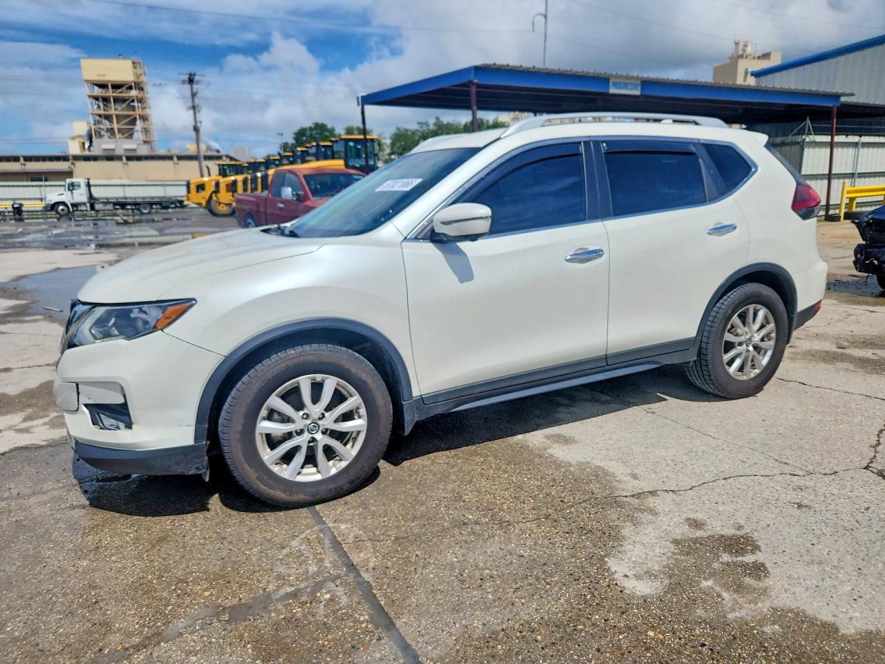 2018 NISSAN ROGUE — Front 3/4