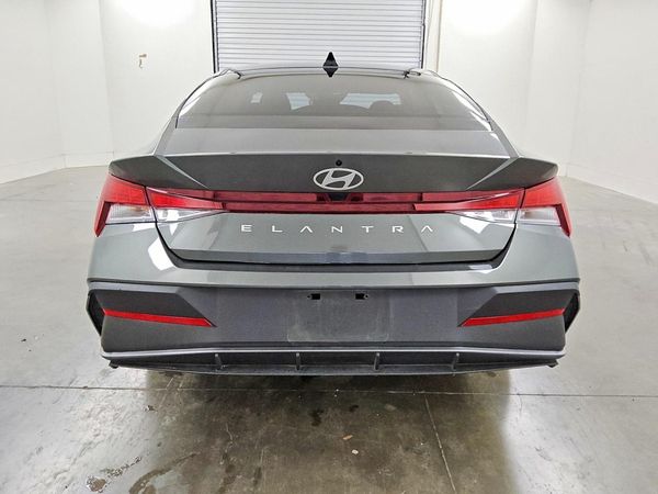 2025 HYUNDAI ELANTRA SE — DIRR