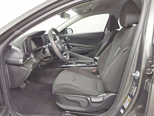 2025 HYUNDAI ELANTRA SE — DENT