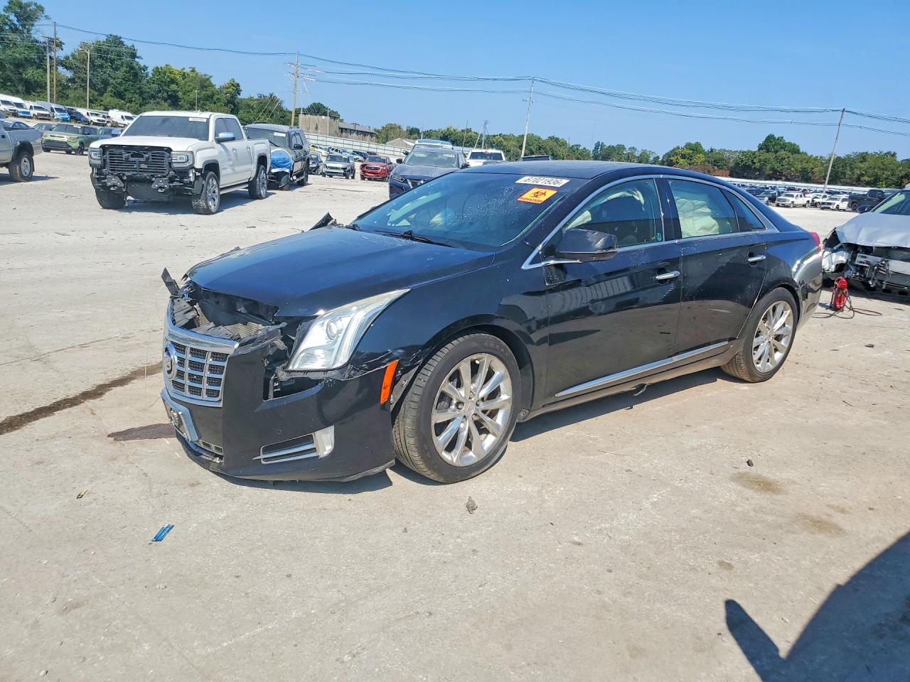 2014 CADILLAC XTS Luxury — Front 3/4