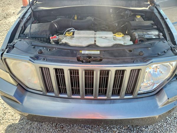 2012 JEEP LIBERTY Sport — Engine bay