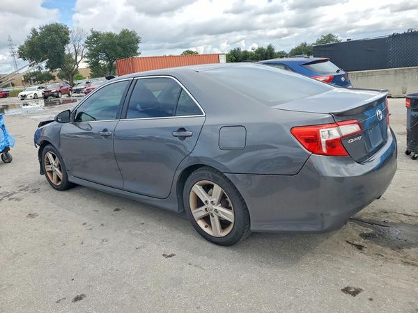 2014 TOYOTA CAMRY