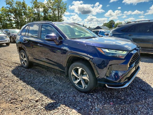 2023 TOYOTA RAV4 SE