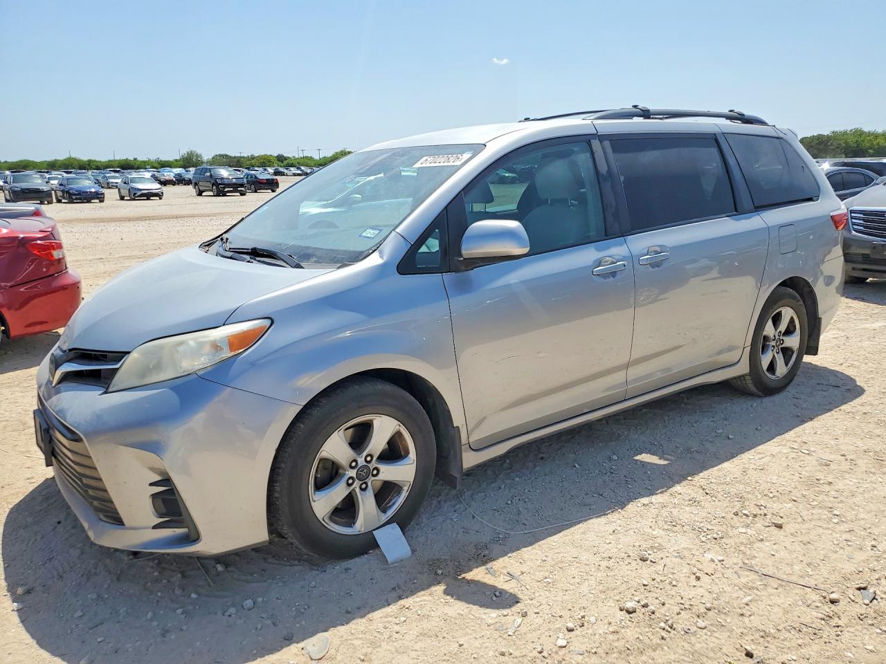 2018 TOYOTA SIENNA LE